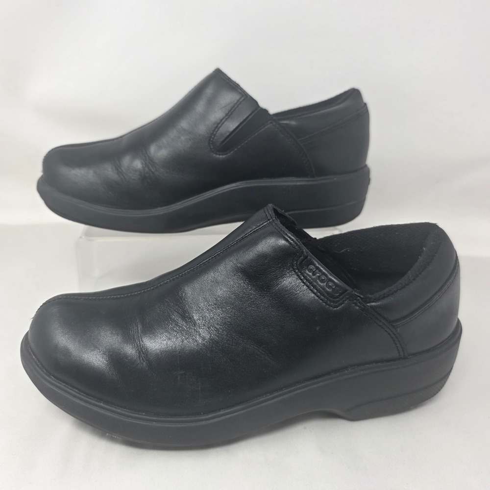 Crocs Neria Work Clogs Women Size 7 Black Leather Slip Resistant Shoes Excellent